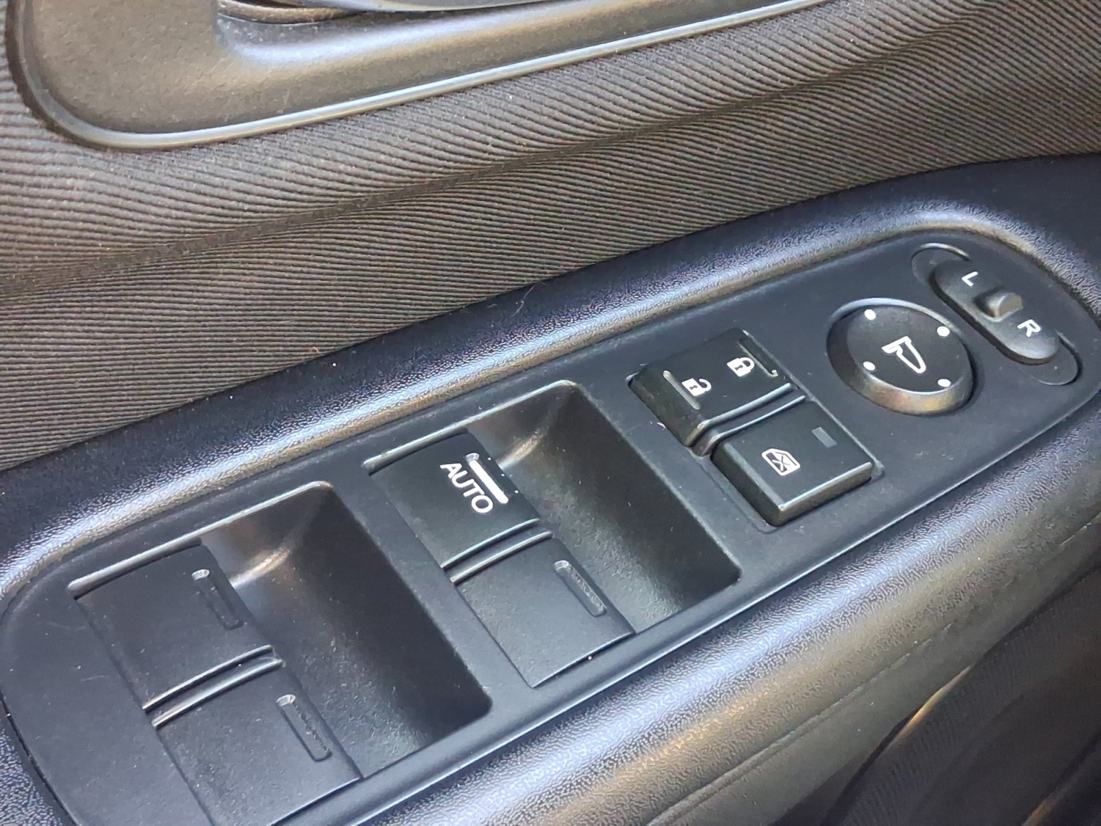Used 2017 Honda HR-V LX image 13