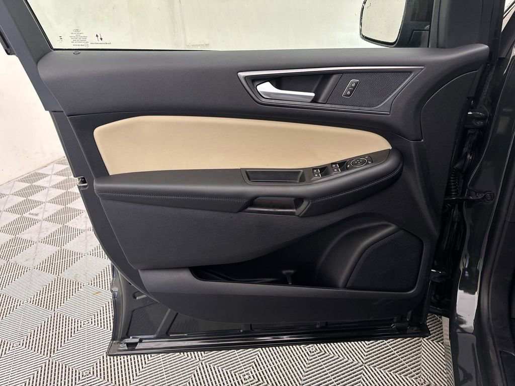 New 2024 Ford Edge SE w/ Black Appearance Package image 20
