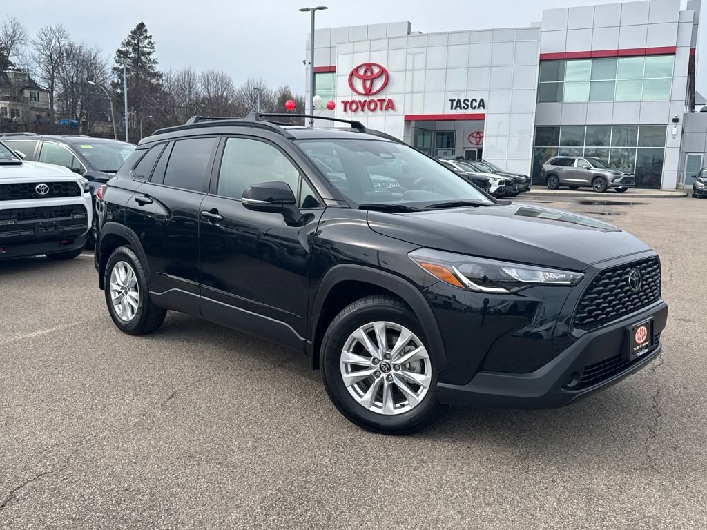 Used 2025 Toyota Corolla Cross LE w/ Moonroof Package