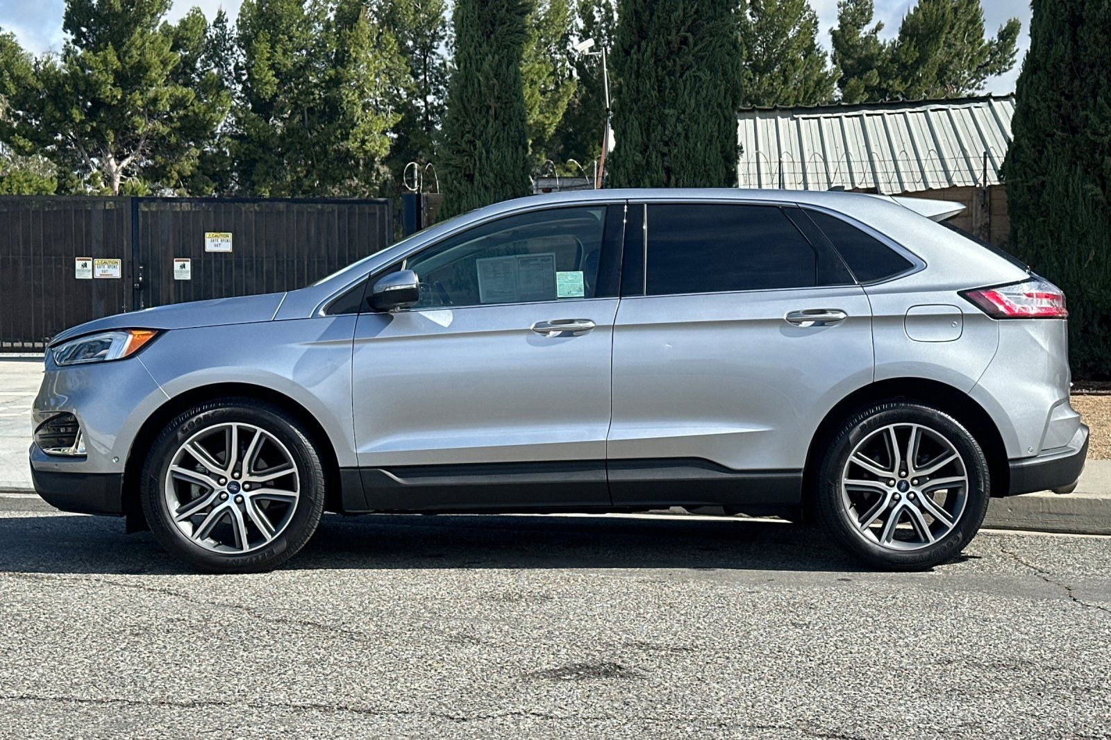 Used 2020 Ford Edge Titanium w/ Equipment Group 301A FWD image 7
