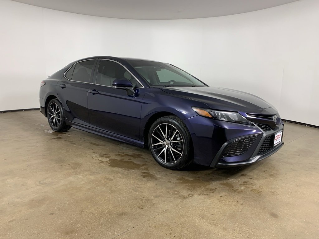 Used 2022 Toyota Camry SE image 5
