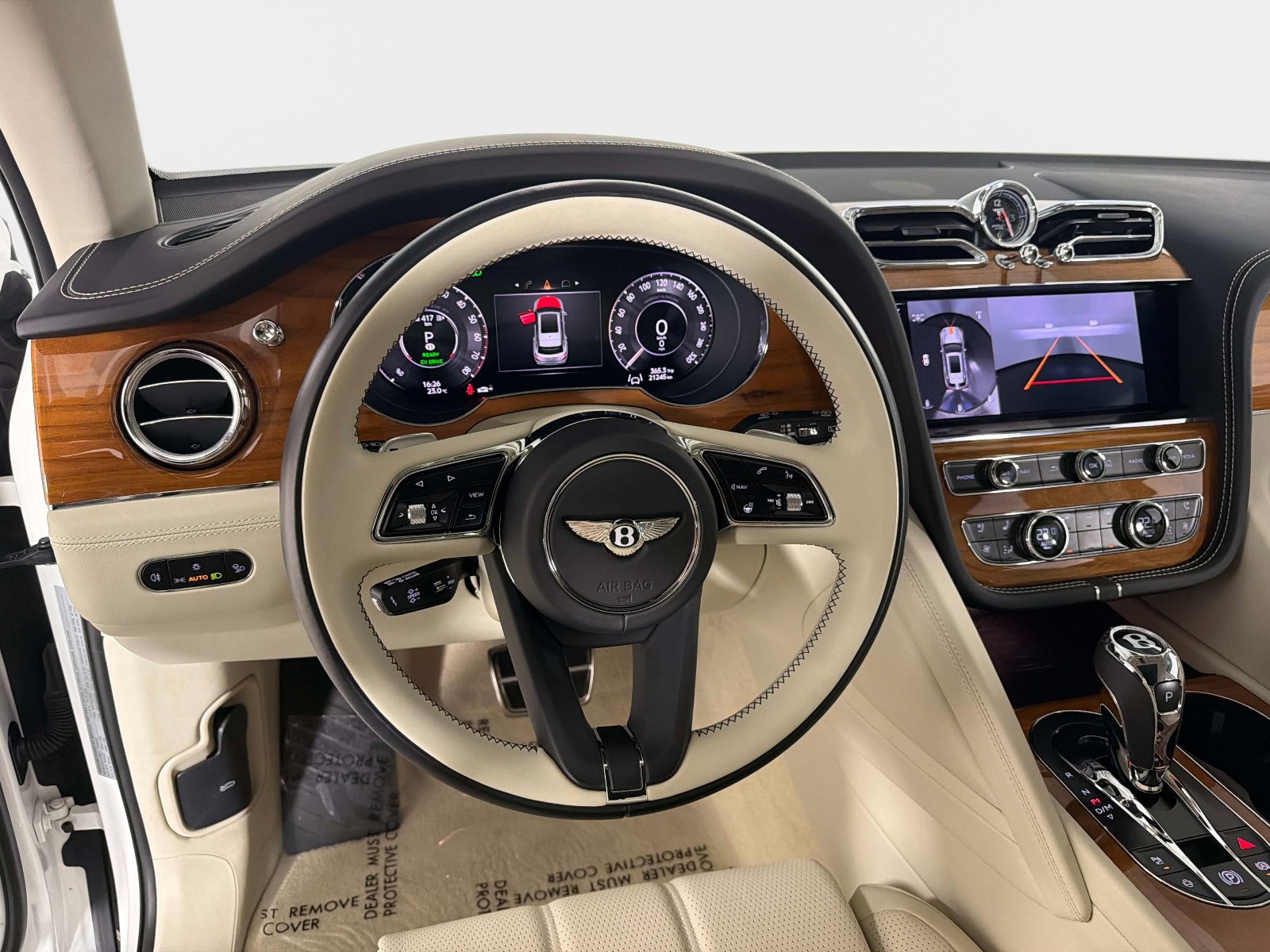 Used 2024 Bentley Bentayga Plug-In Hybrid image 41