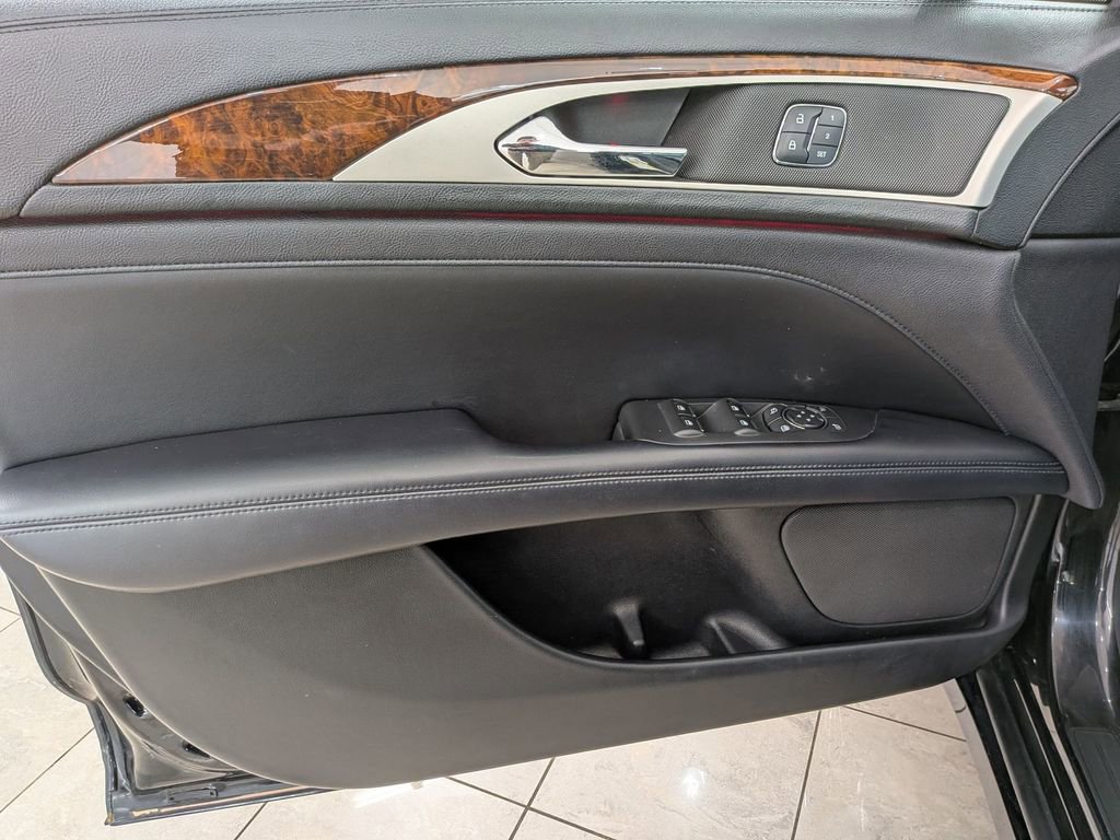 Used 2018 Lincoln MKZ Select w/ Select Plus Package AWD/4WD image 15