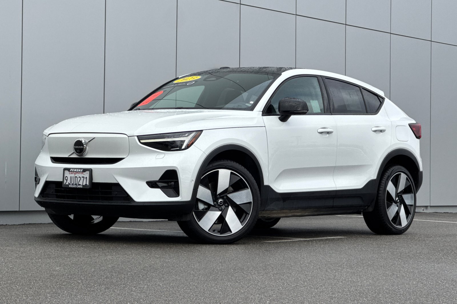 Used 2023 Volvo C40 P8 Recharge Ultimate AWD/4WD image 1