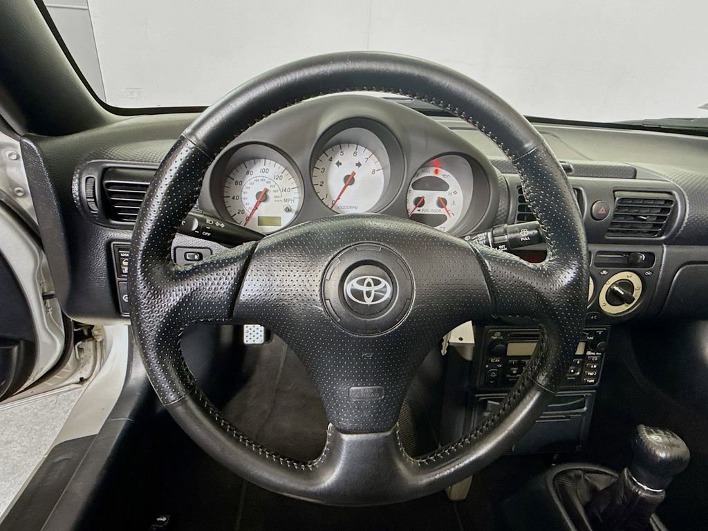 Used 2000 Toyota MR2 image 11