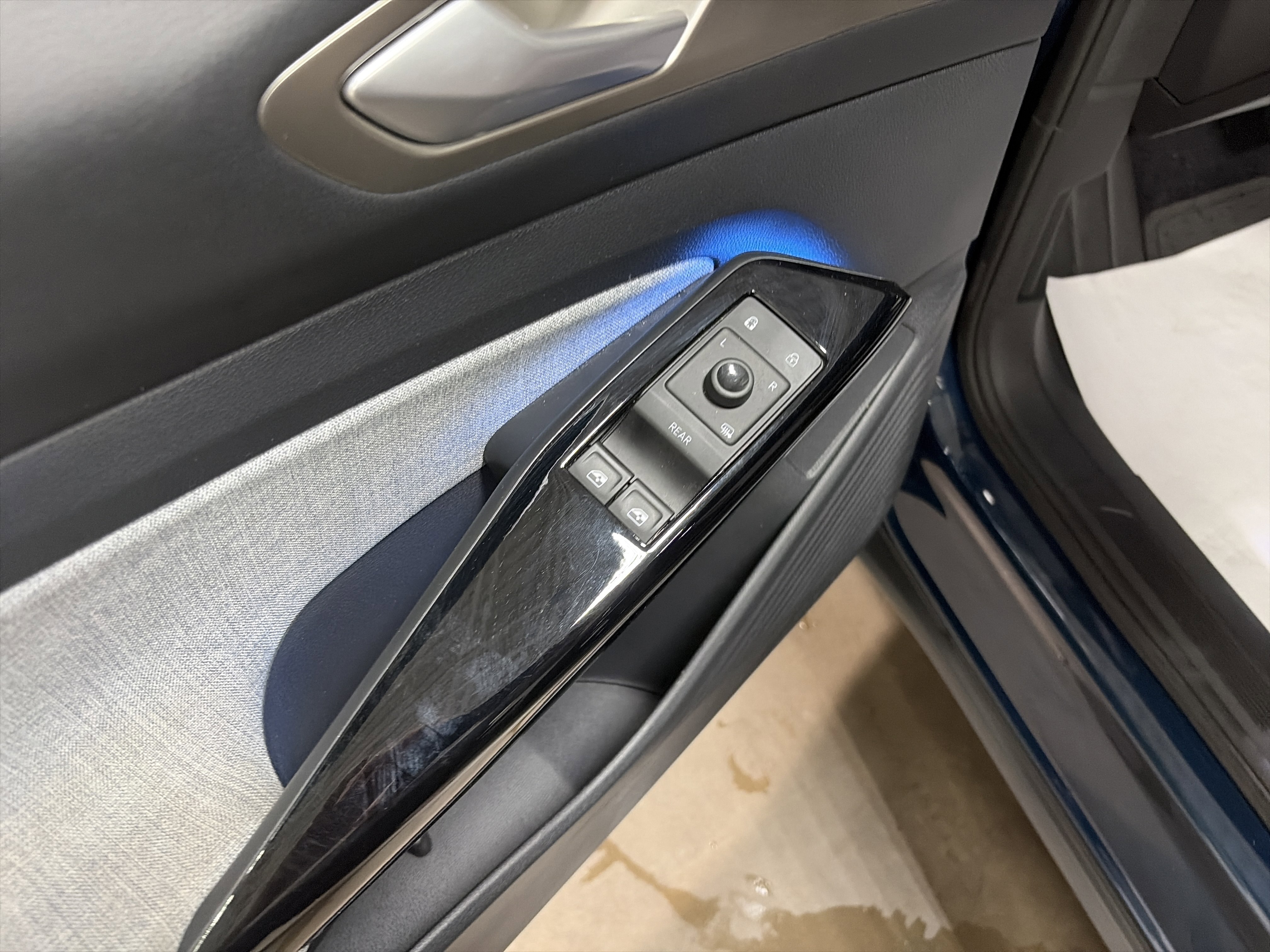 Certified 2023 Volkswagen ID.4 2WD image 24