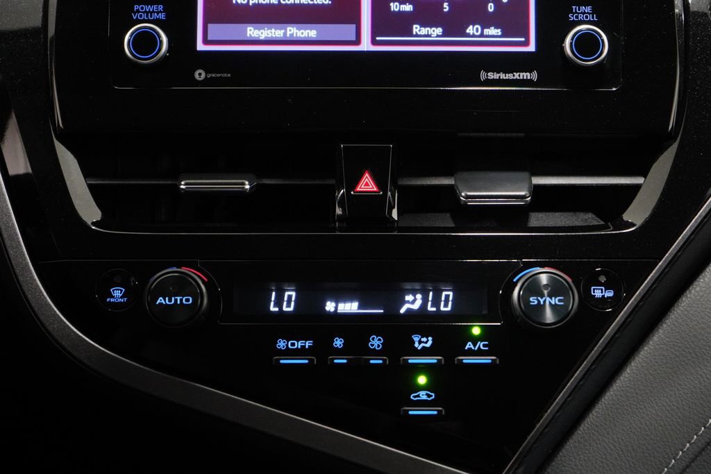 Used 2024 Toyota Camry SE image 12