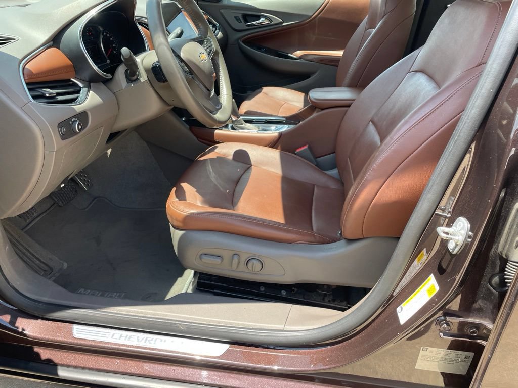 Used 2016 Chevrolet Malibu Premier w/ Driver Confidence Package FWD image 9