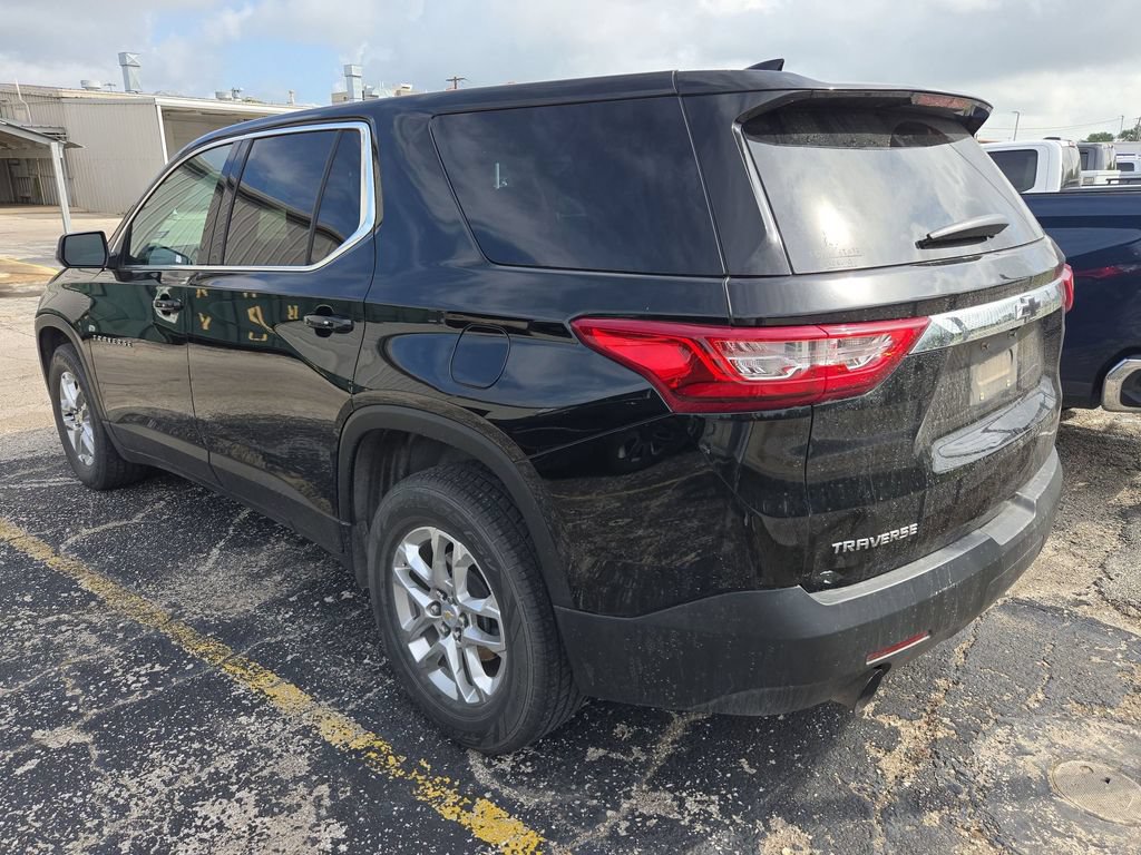 Used 2021 Chevrolet Traverse LS FWD image 3