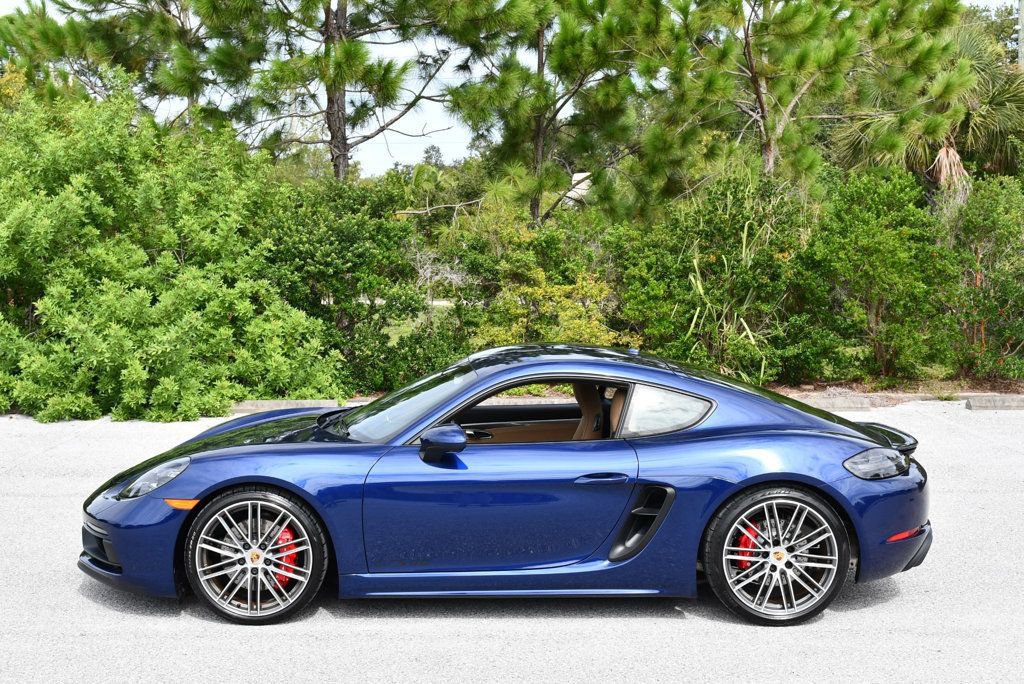 Used 2022 Porsche 718 Cayman GTS RWD image 3