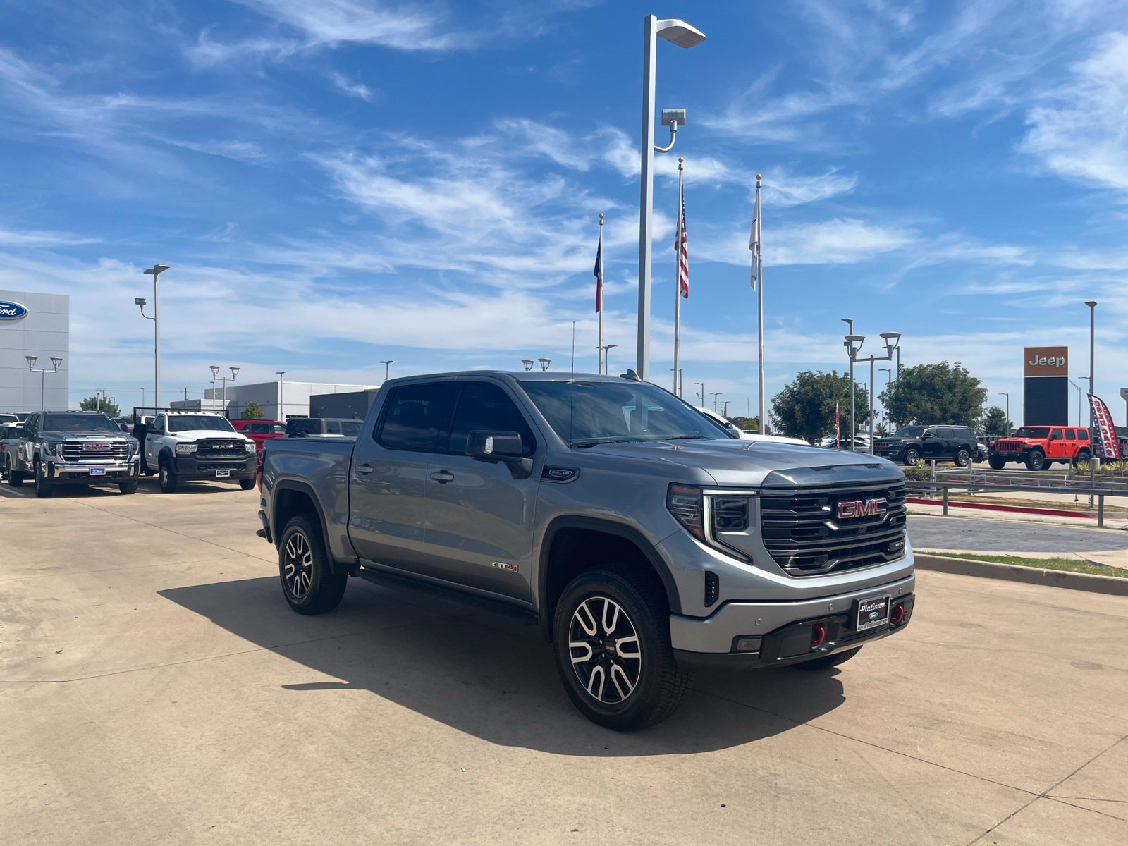 Used 2023 GMC Sierra 1500 AT4 w/ AT4 Premium Package AWD/4WD image 9