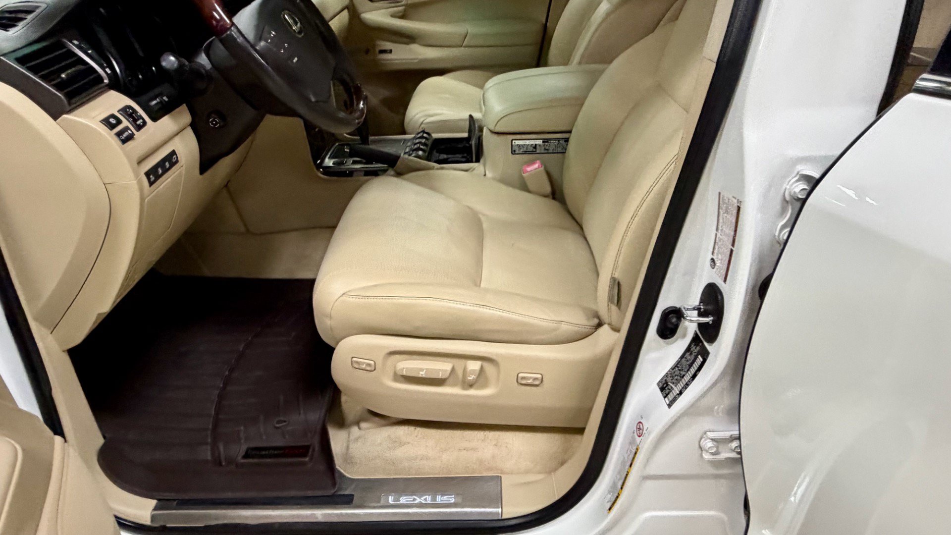 Used 2009 Lexus LX 570 4WD image 17