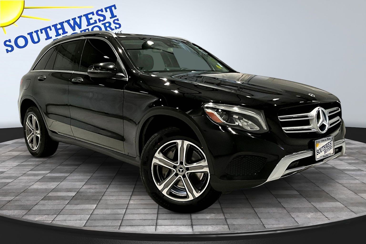 Used 2019 Mercedes-Benz GLC 300 4MATIC image 3