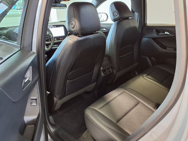 Used 2026 Chevrolet Equinox LT w/ Convenience Package II FWD image 19