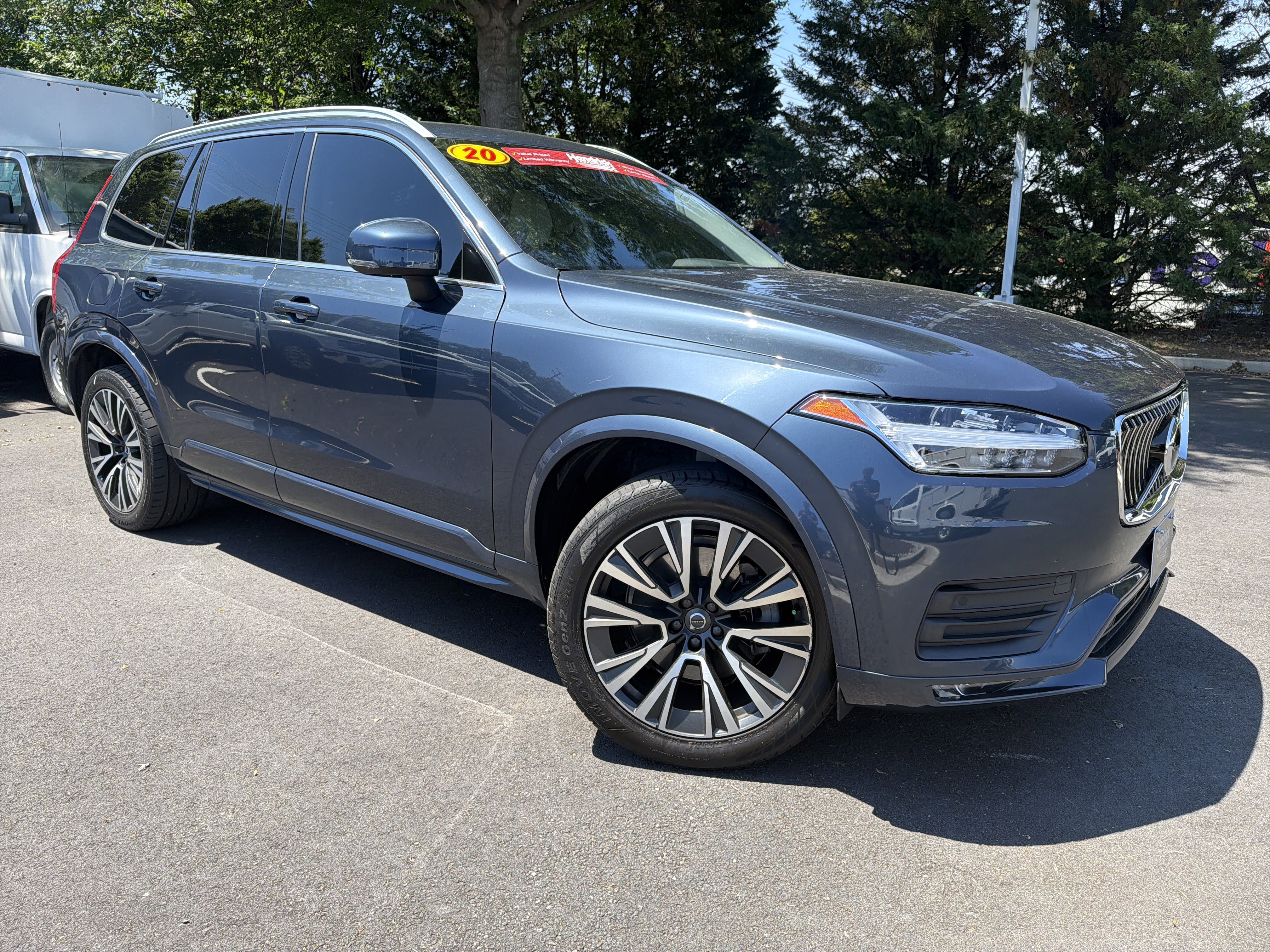 Used 2020 Volvo XC90 T5 Momentum w/ Protection Package Premier FWD image 2