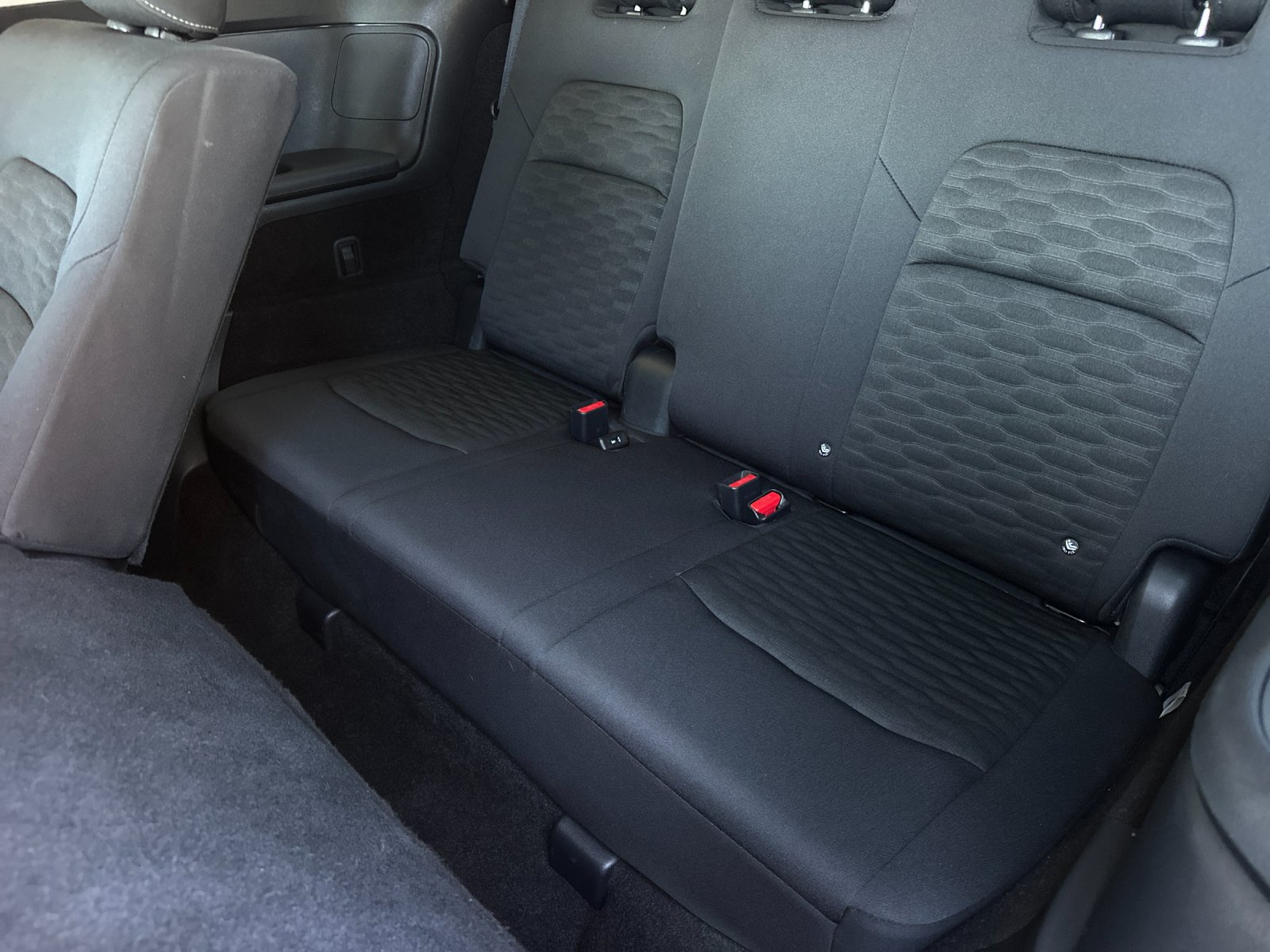 Used 2025 Nissan Pathfinder SV FWD image 14