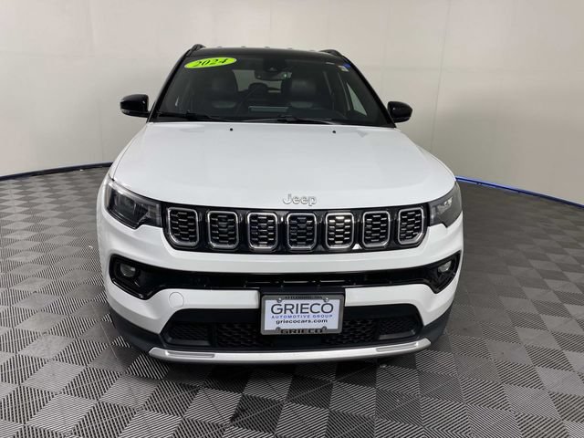Used 2024 Jeep Compass Limited AWD/4WD image 3