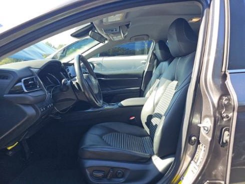 Used 2024 Toyota Camry SE w/ Cold Weather Package FWD image 4