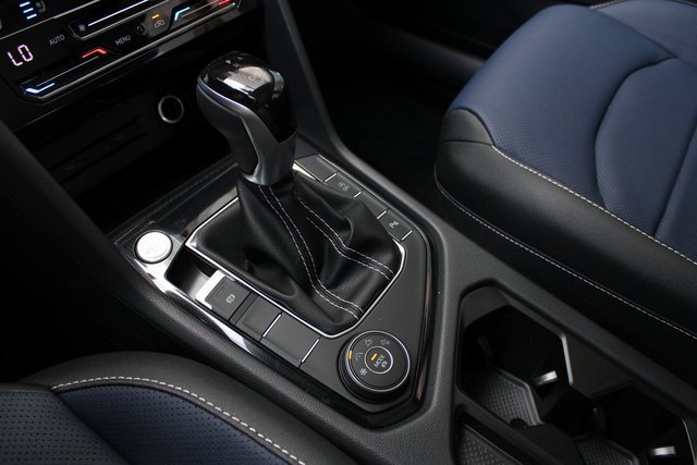 New 2025 Volkswagen Taos SEL image 7