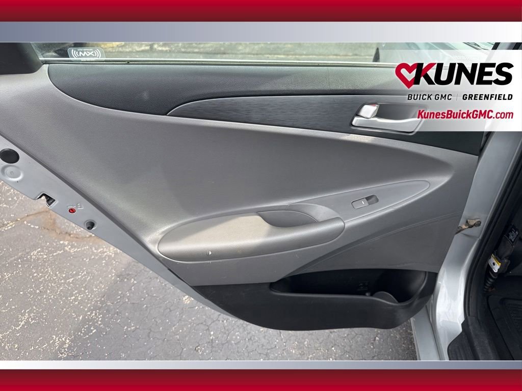 Used 2011 Hyundai Sonata GLS FWD image 25