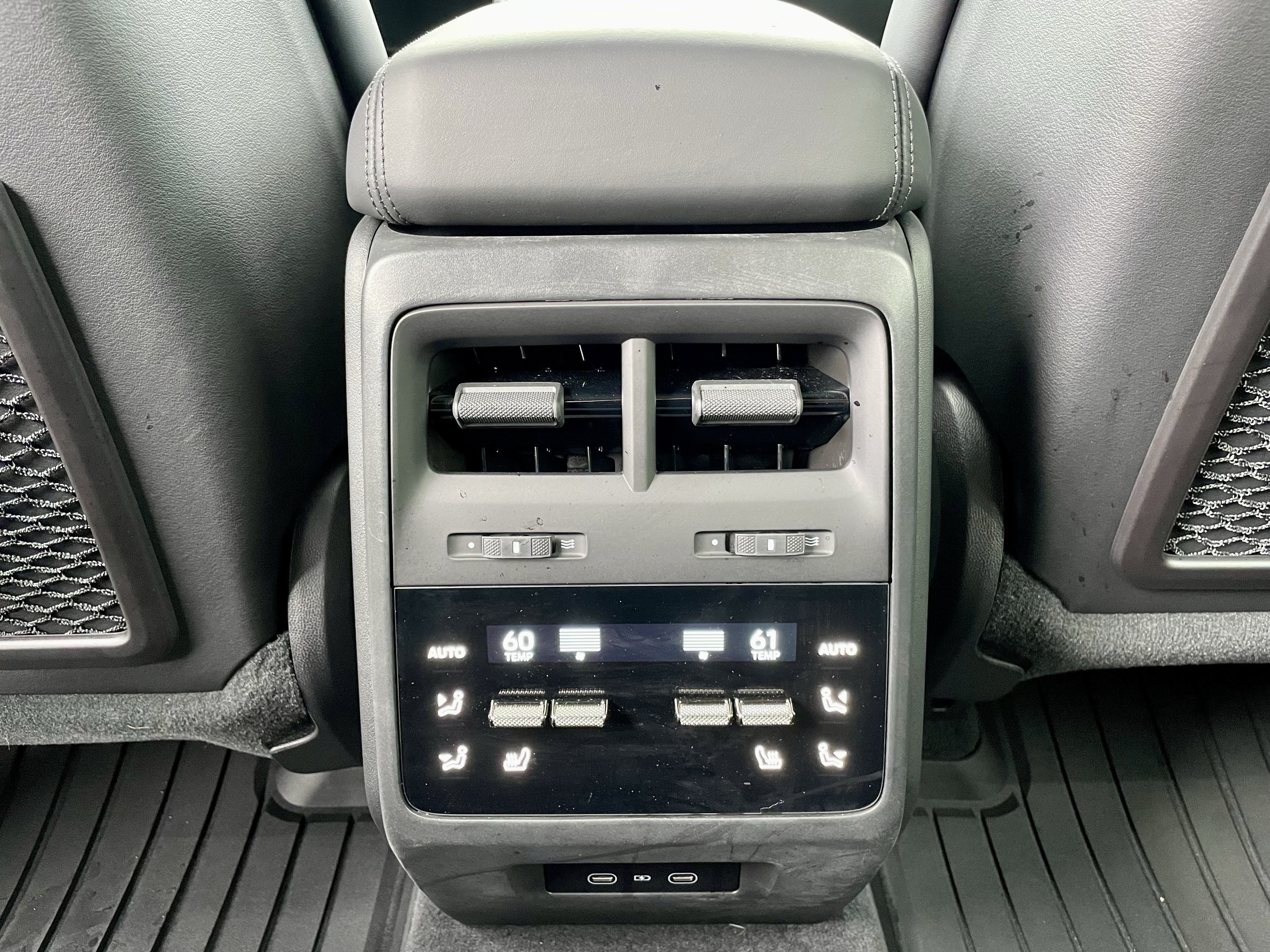 Used 2025 Porsche Macan Turbo Electric AWD/4WD image 26
