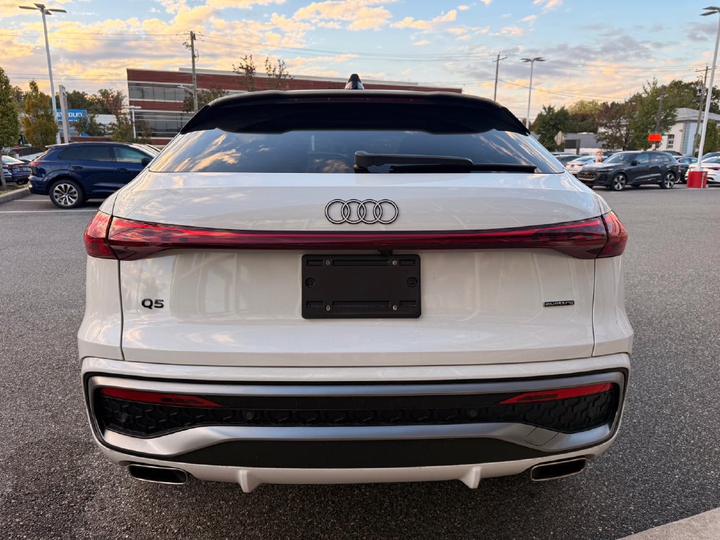 Used 2025 Audi Q5 Premium Plus w/ Premium Plus AWD/4WD image 3