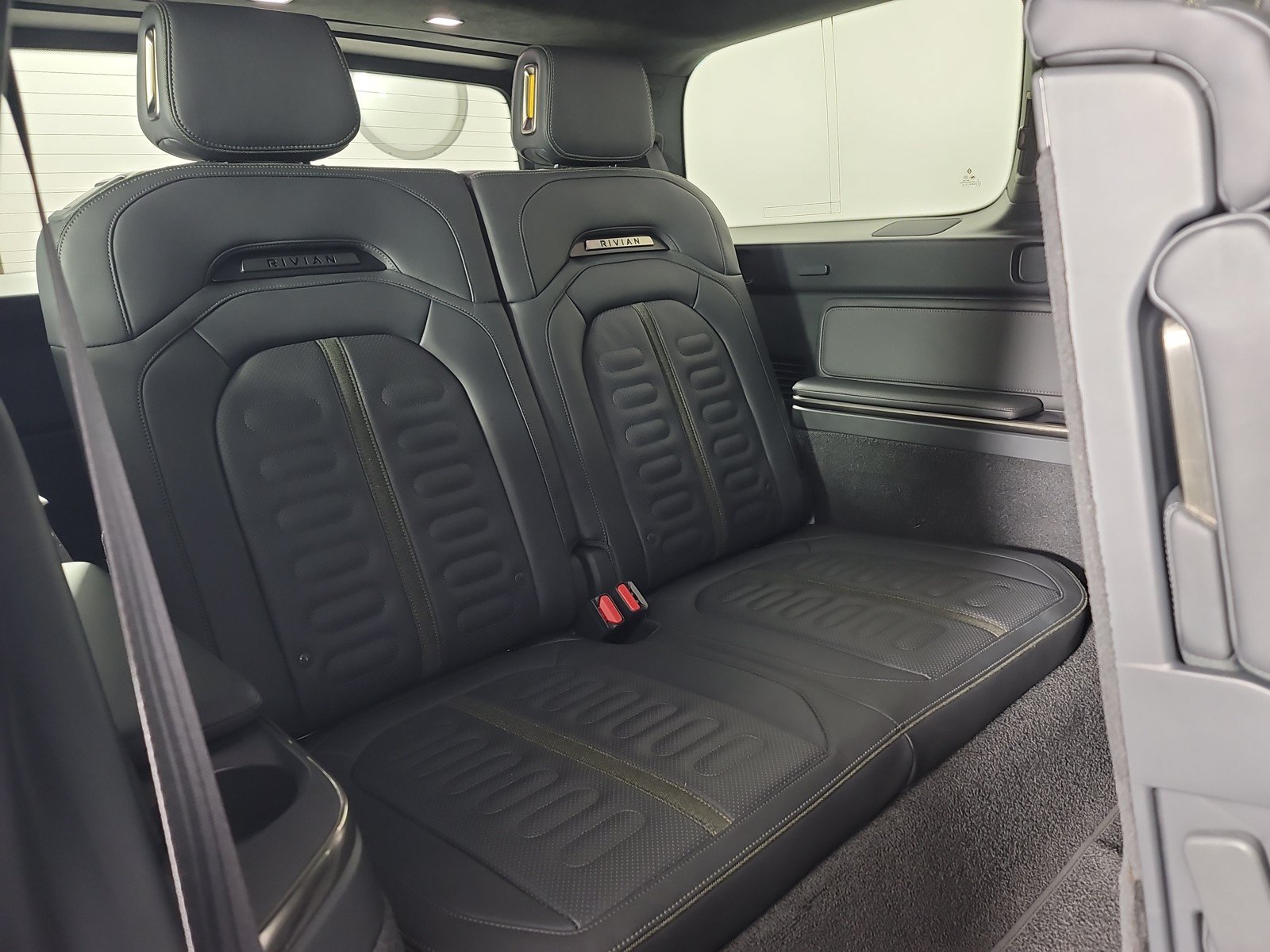 Used 2022 Rivian R1S Launch Edition AWD/4WD image 25