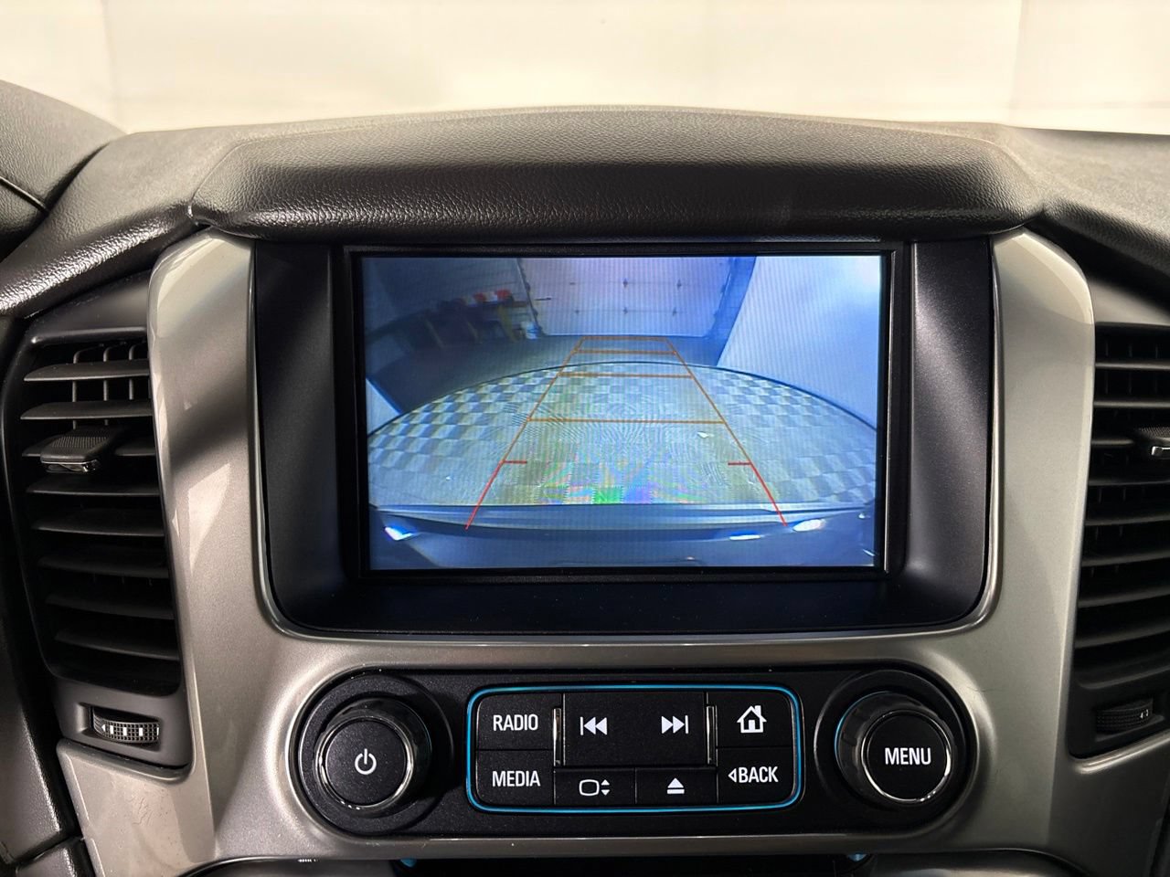 Used 2020 Chevrolet Tahoe LS w/ Enhanced Driver Alert Package AWD/4WD image 17