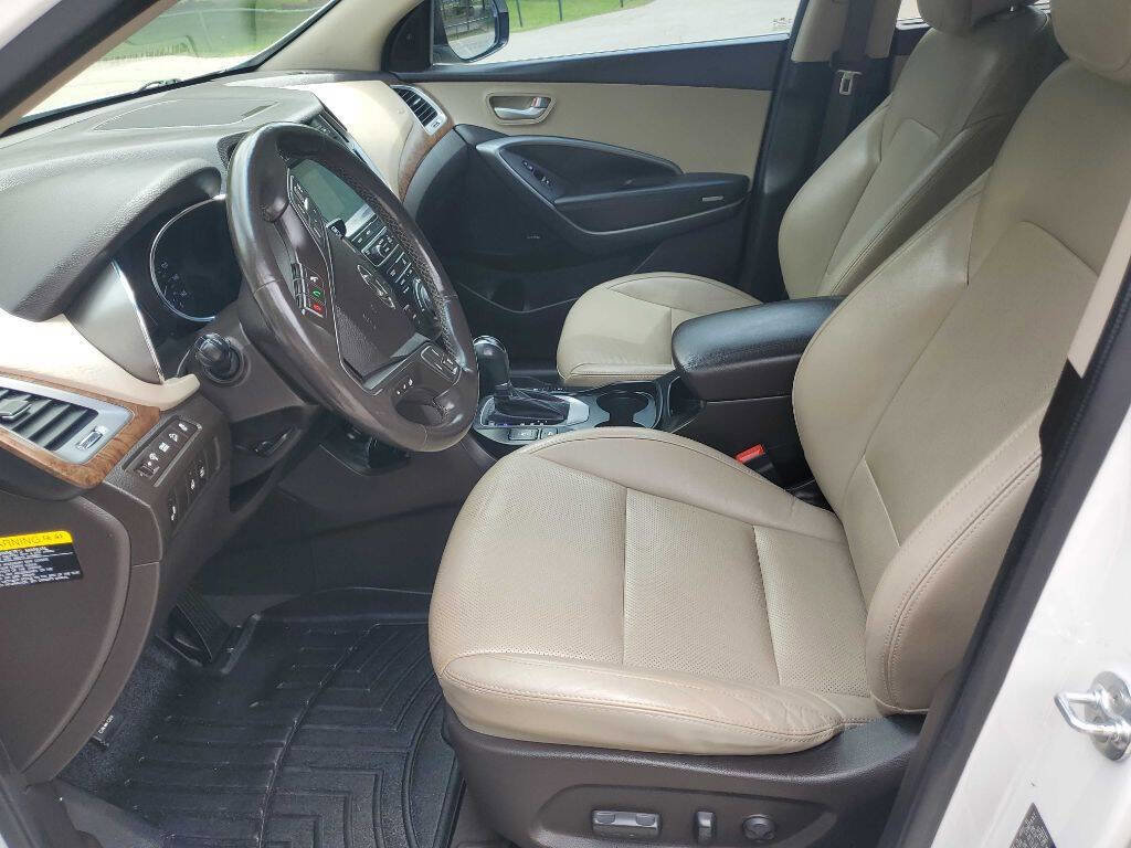 Used 2017 Hyundai Santa Fe Limited FWD image 18