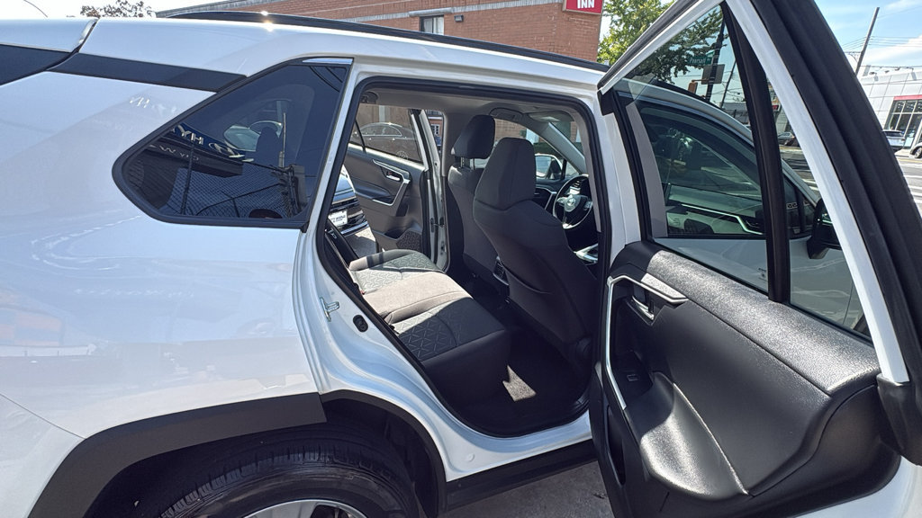 Used 2024 Toyota RAV4 XLE FWD image 26