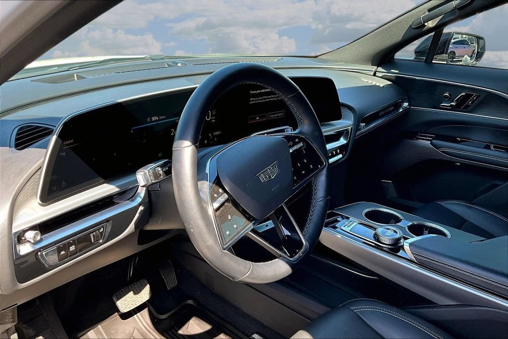 Used 2024 Cadillac Lyriq Luxury RWD image 17