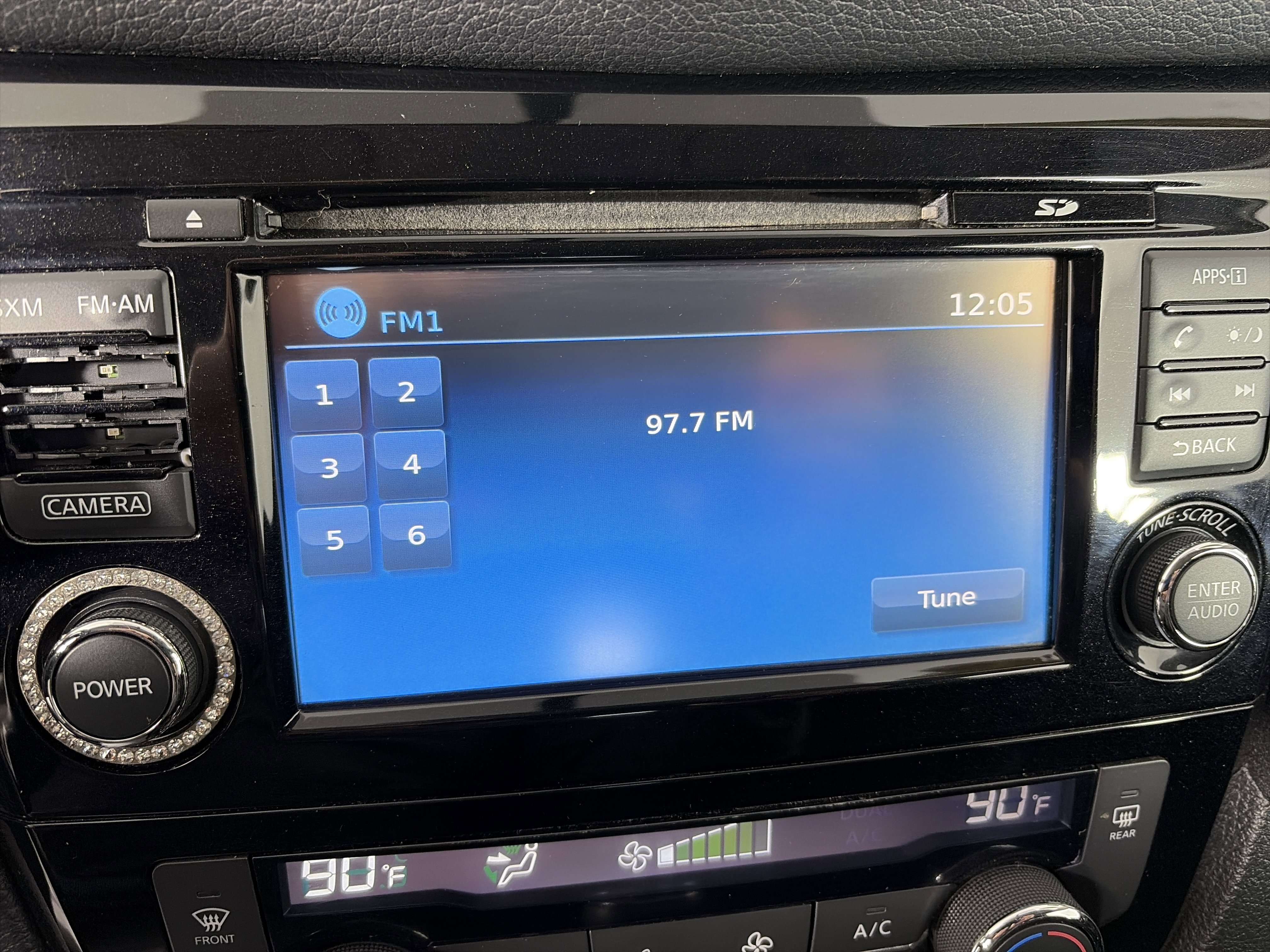 Used 2017 Nissan Rogue SV w/ SV Premium Package image 18