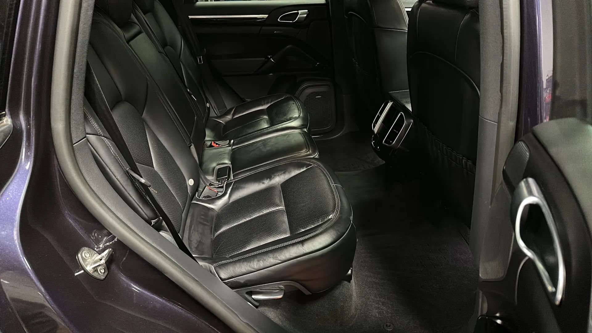 Used 2018 Porsche Cayenne Platinum Edition image 15