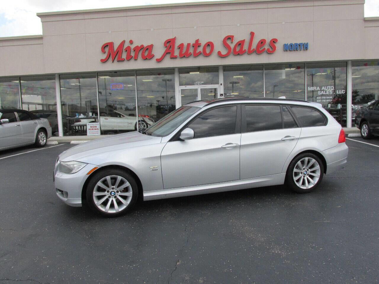 Used 2011 BMW 328i xDrive Wagon AWD/4WD image 1