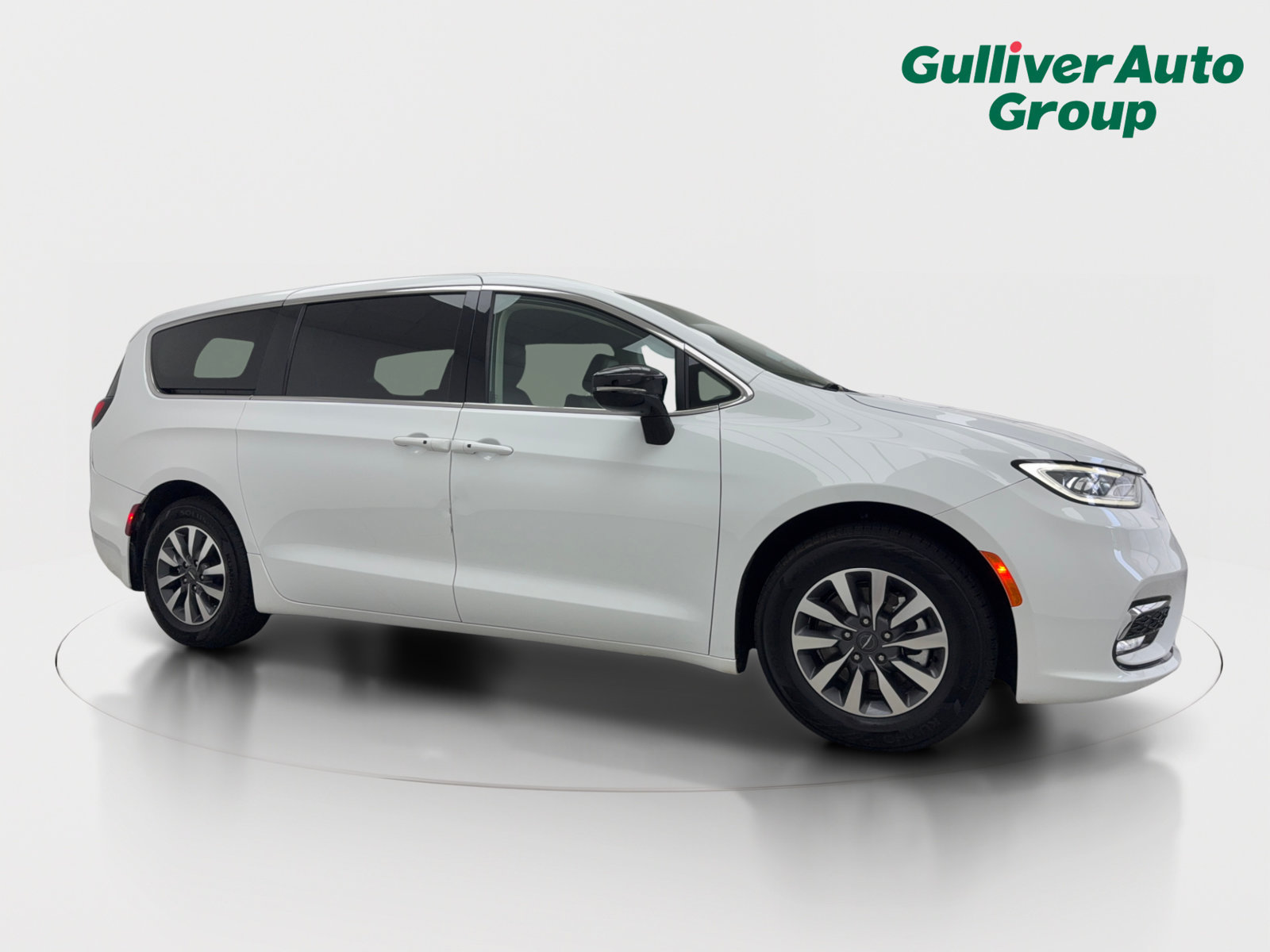 Used 2024 Chrysler Pacifica Limited FWD image 12