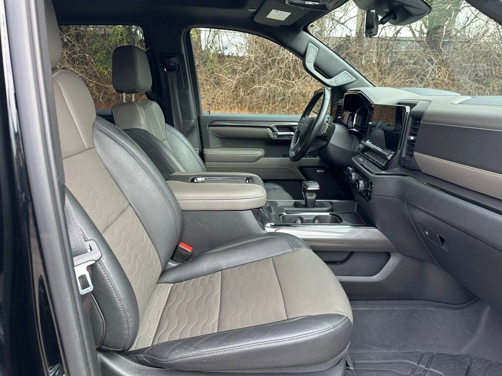 Used 2022 Chevrolet Silverado 1500 ZR2 w/ Technology Package image 11