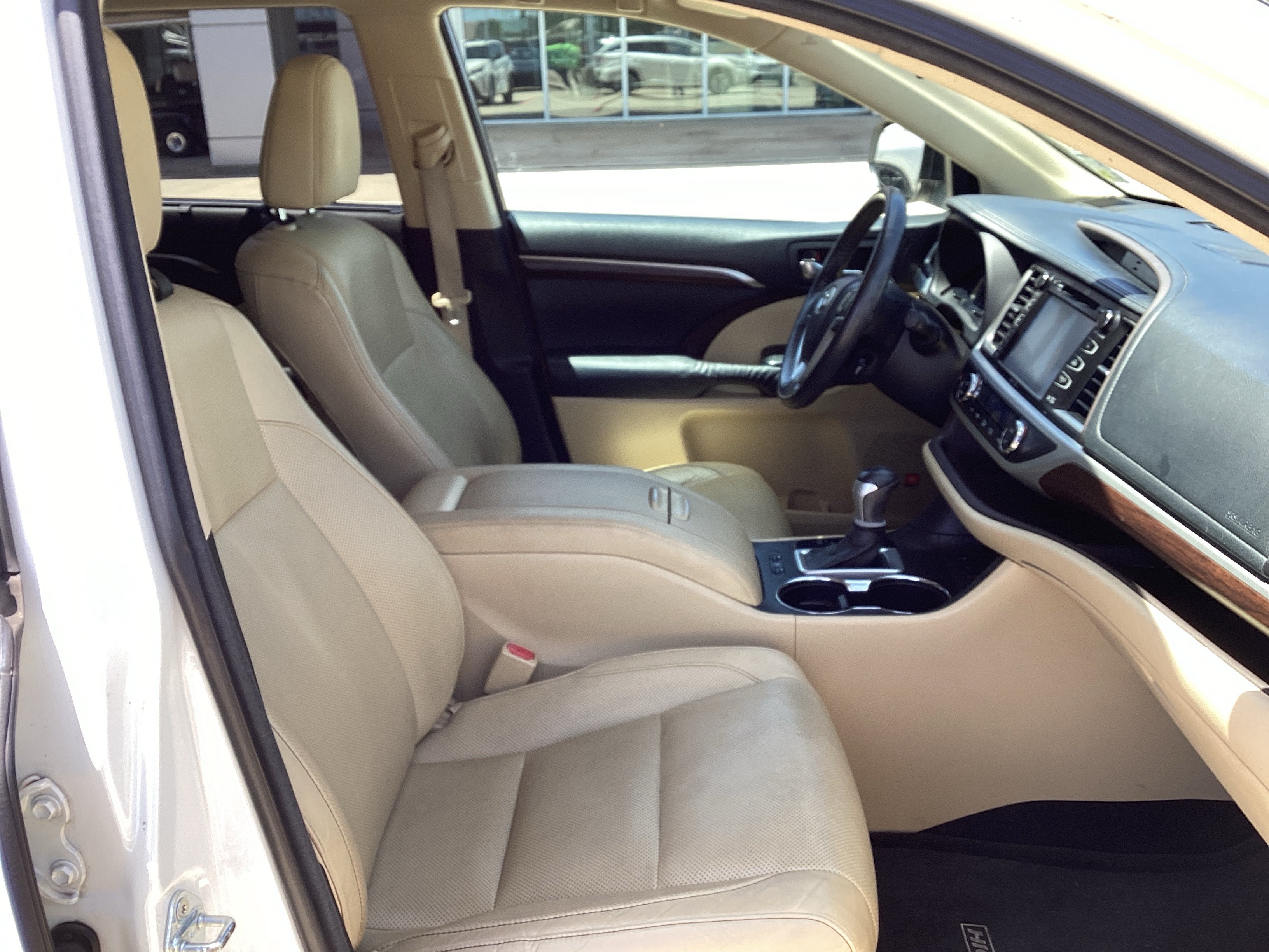 Used 2014 Toyota Highlander Limited Platinum AWD/4WD image 10