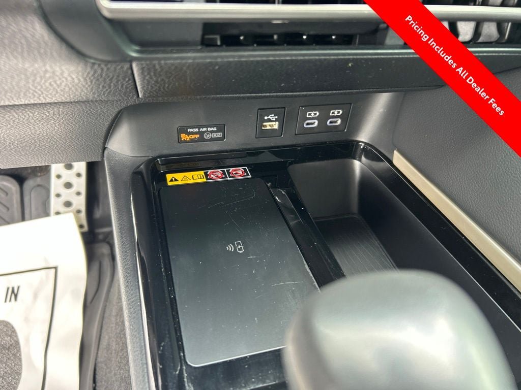 Used 2025 Toyota Camry XSE FWD image 13
