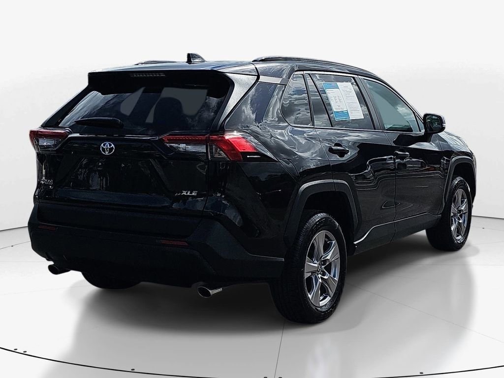 Used 2023 Toyota RAV4 XLE FWD image 6