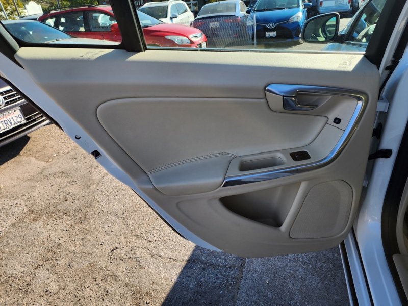 Used 2015 Volvo S60 T5 Premier image 11