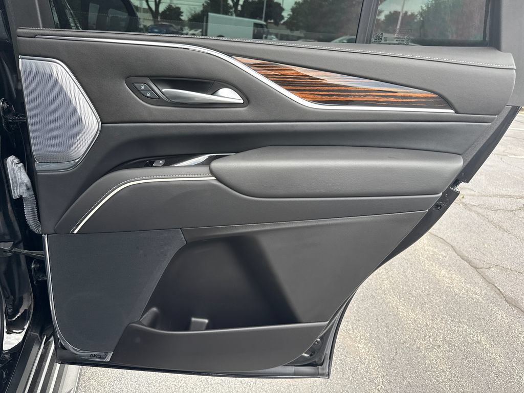 Certified 2024 Cadillac Escalade Premium Luxury w/ Performance Package AWD/4WD image 35