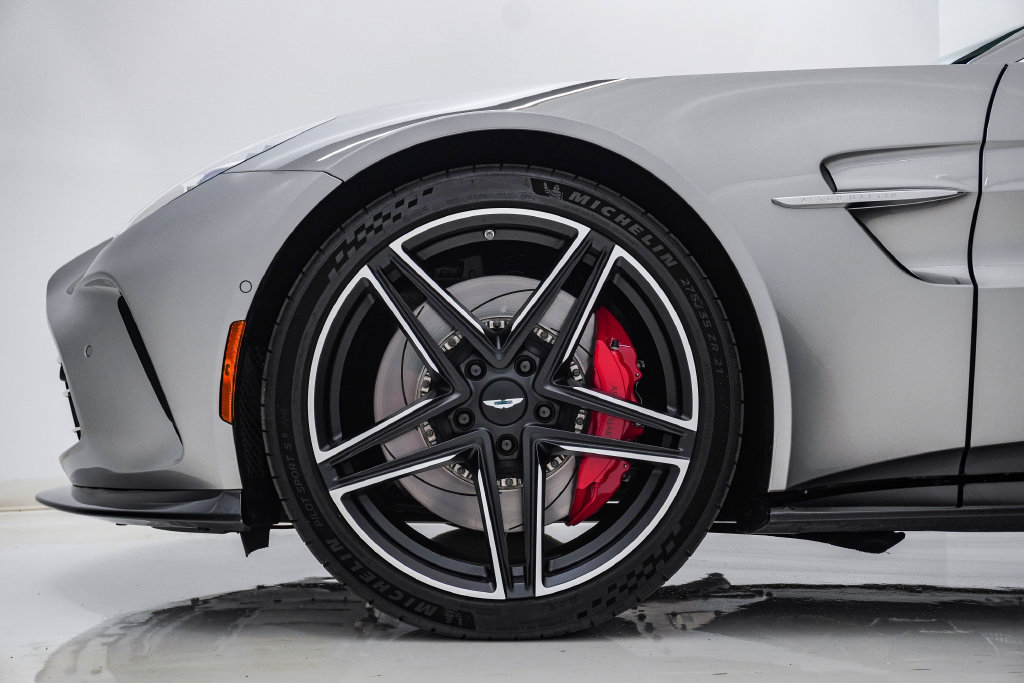 Used 2025 Aston Martin V8 Vantage Roadster RWD image 15