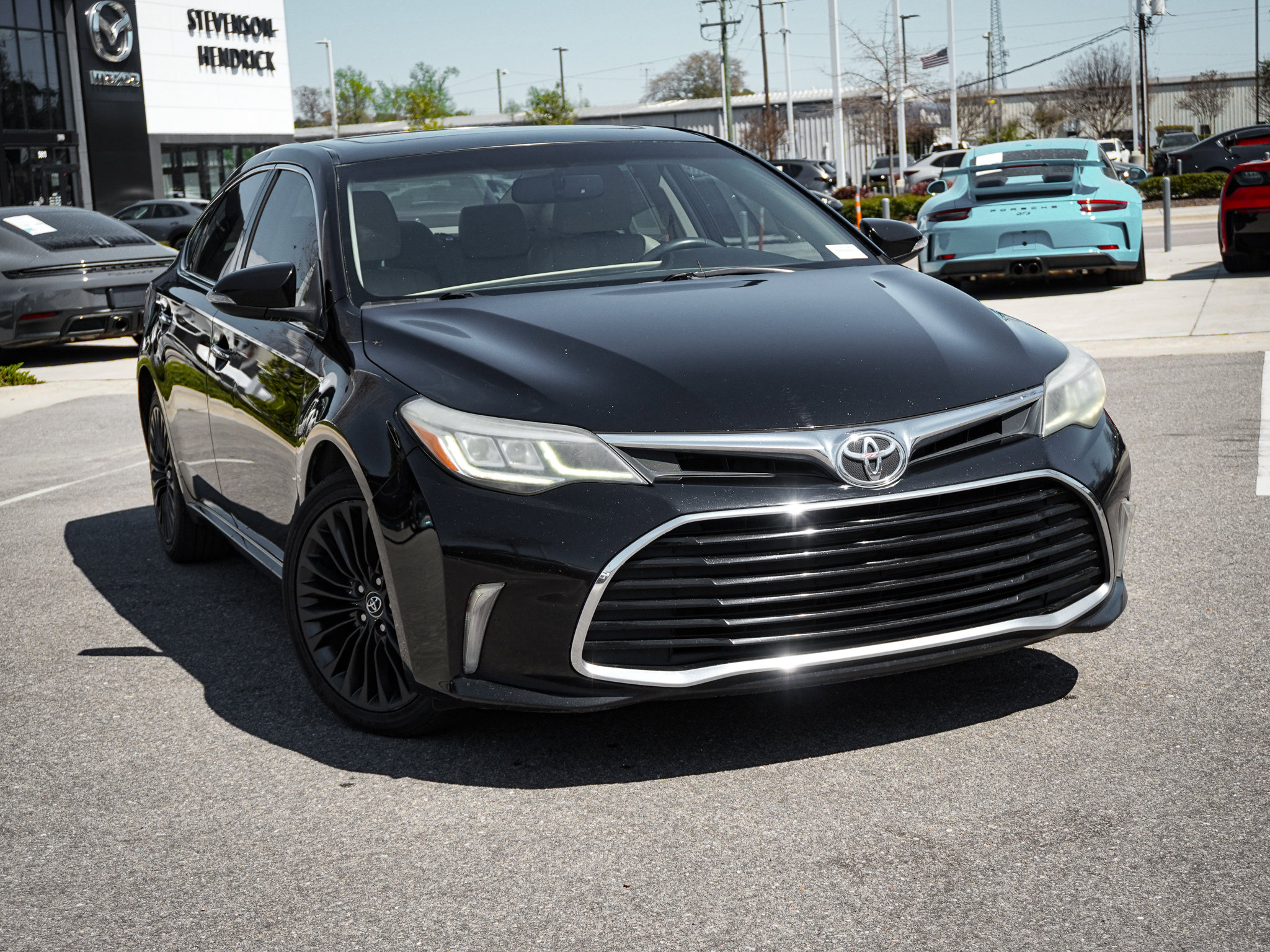 Used 2016 Toyota Avalon Touring image 2