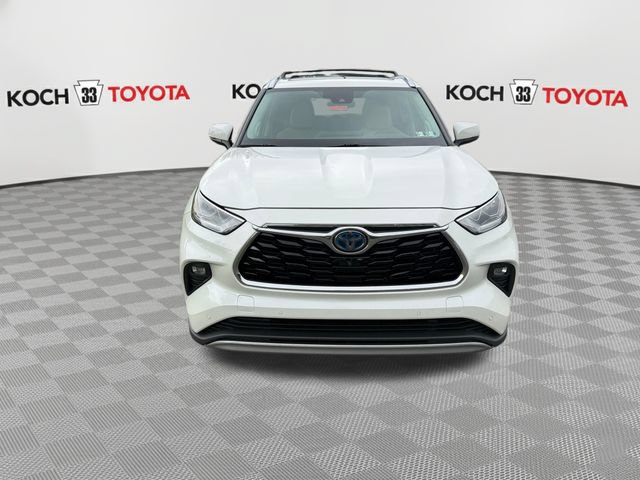 Used 2021 Toyota Highlander Platinum AWD/4WD image 2