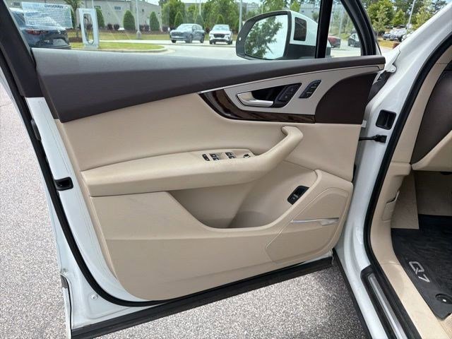 Used 2019 Audi Q7 2.0T Premium Plus w/ Premium Plus Package AWD/4WD image 12