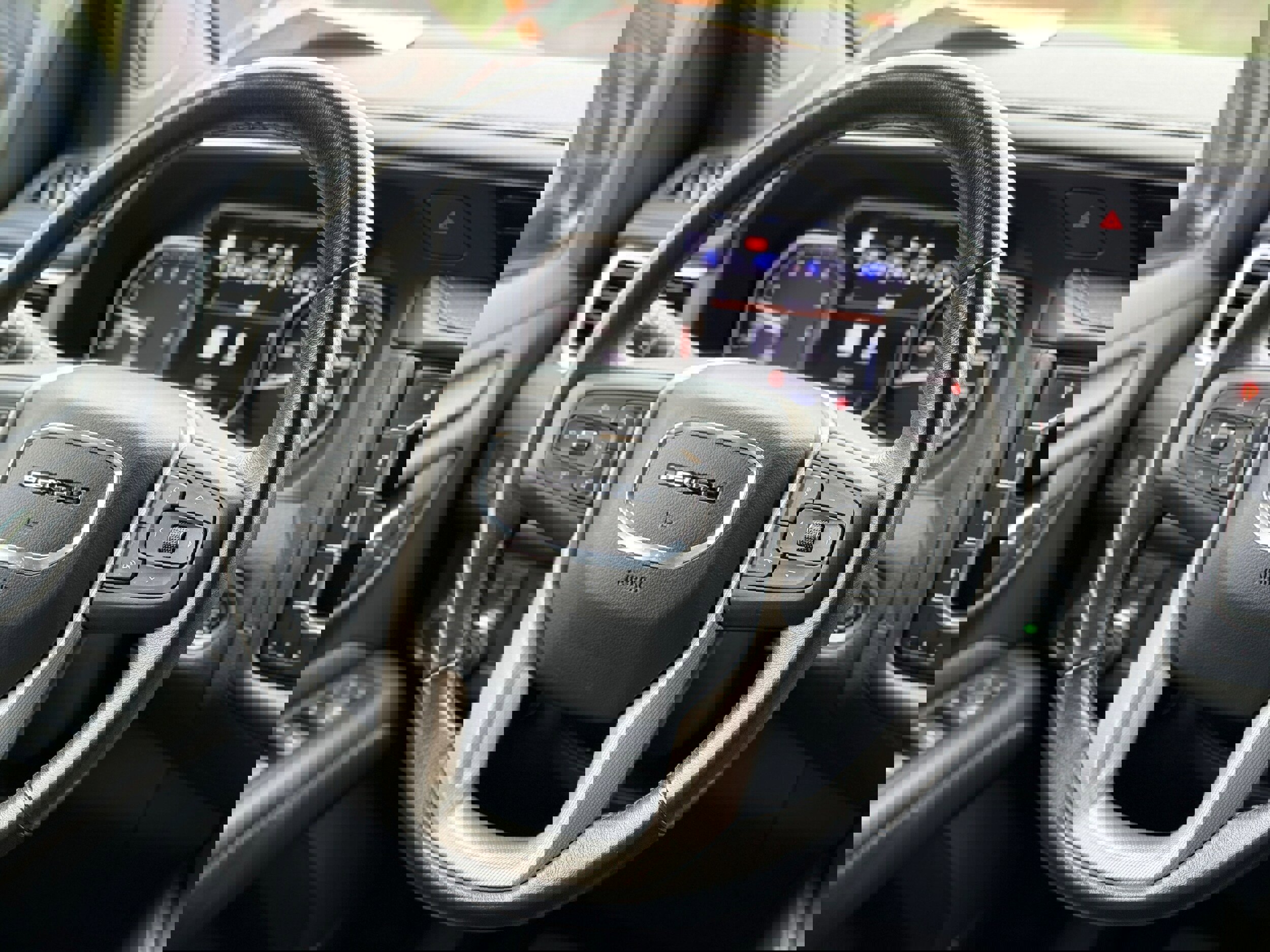 Used 2021 GMC Yukon XL Denali w/ Denali Premium Package image 17