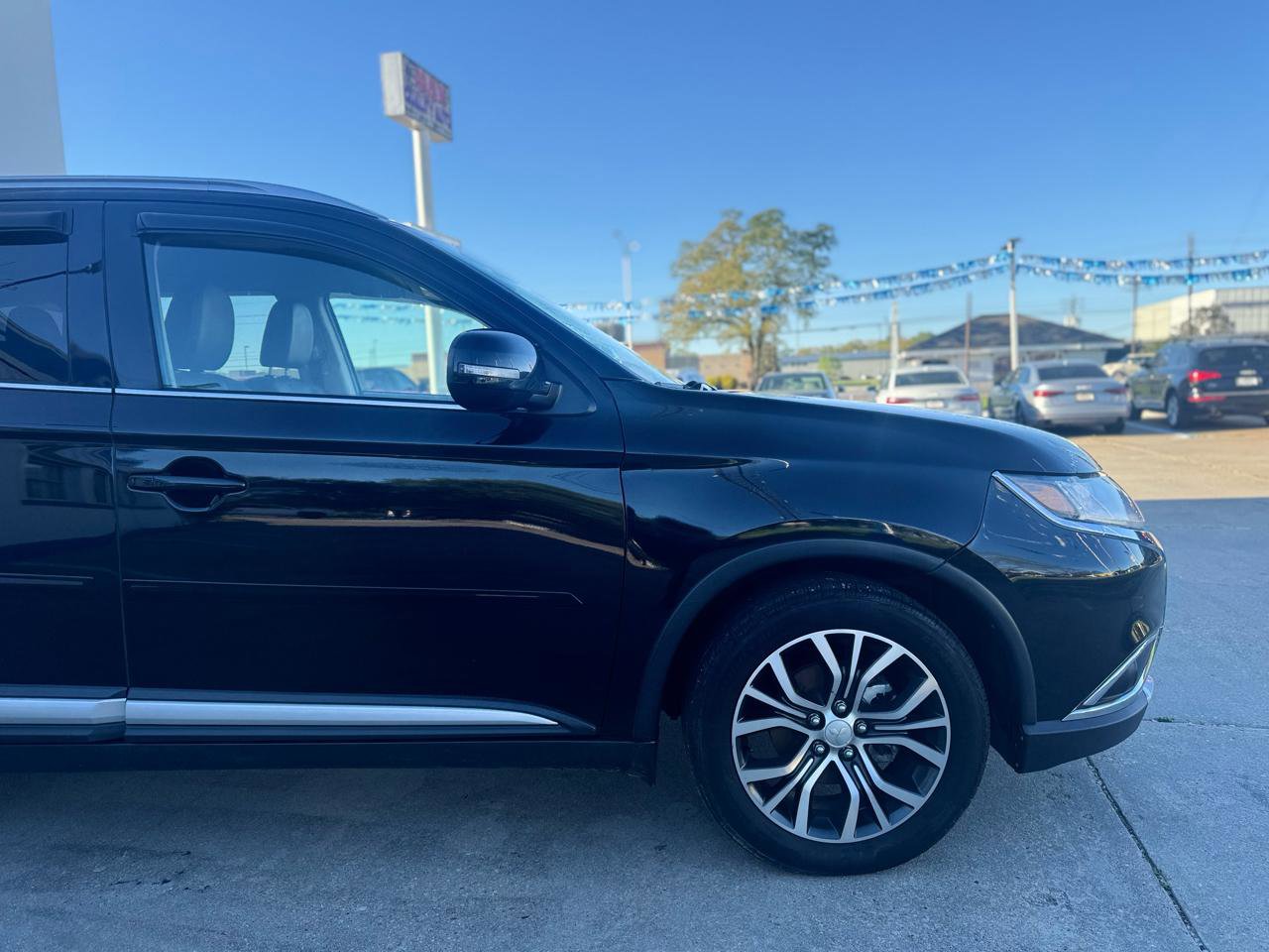 Used 2018 Mitsubishi Outlander SE image 20