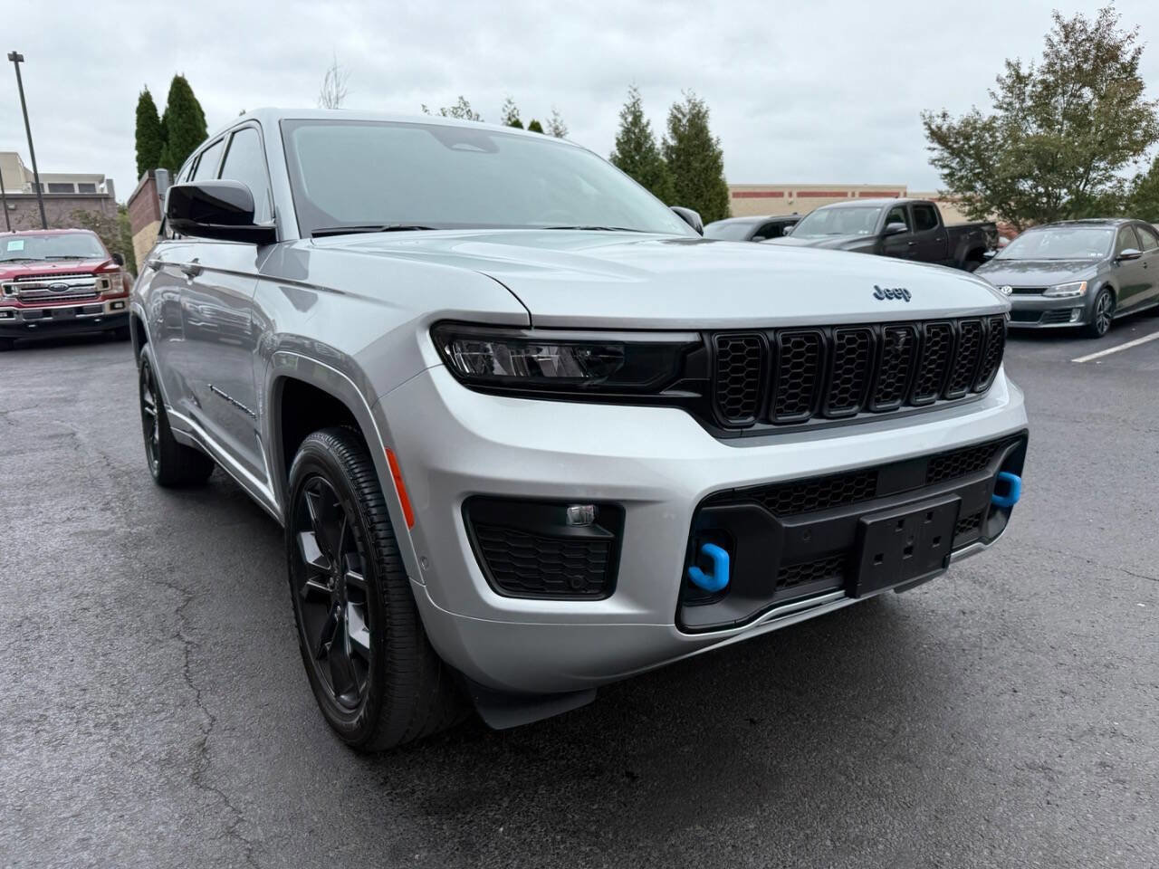 Used 2023 Jeep Grand Cherokee 30th Anniversary image 9