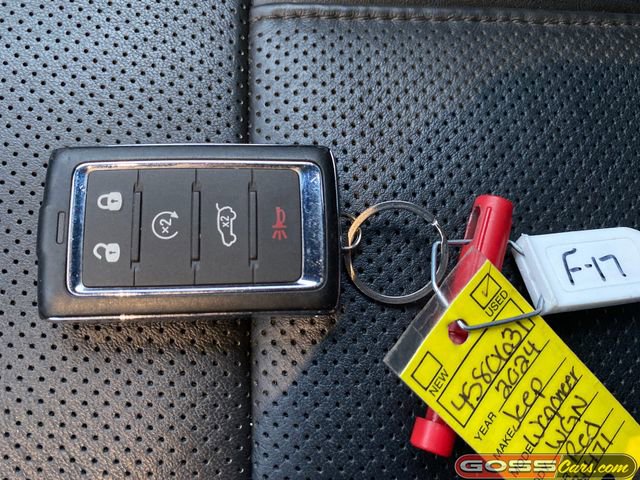 Used 2024 Jeep Wagoneer L Series II w/ Flexible Seating Group image 30