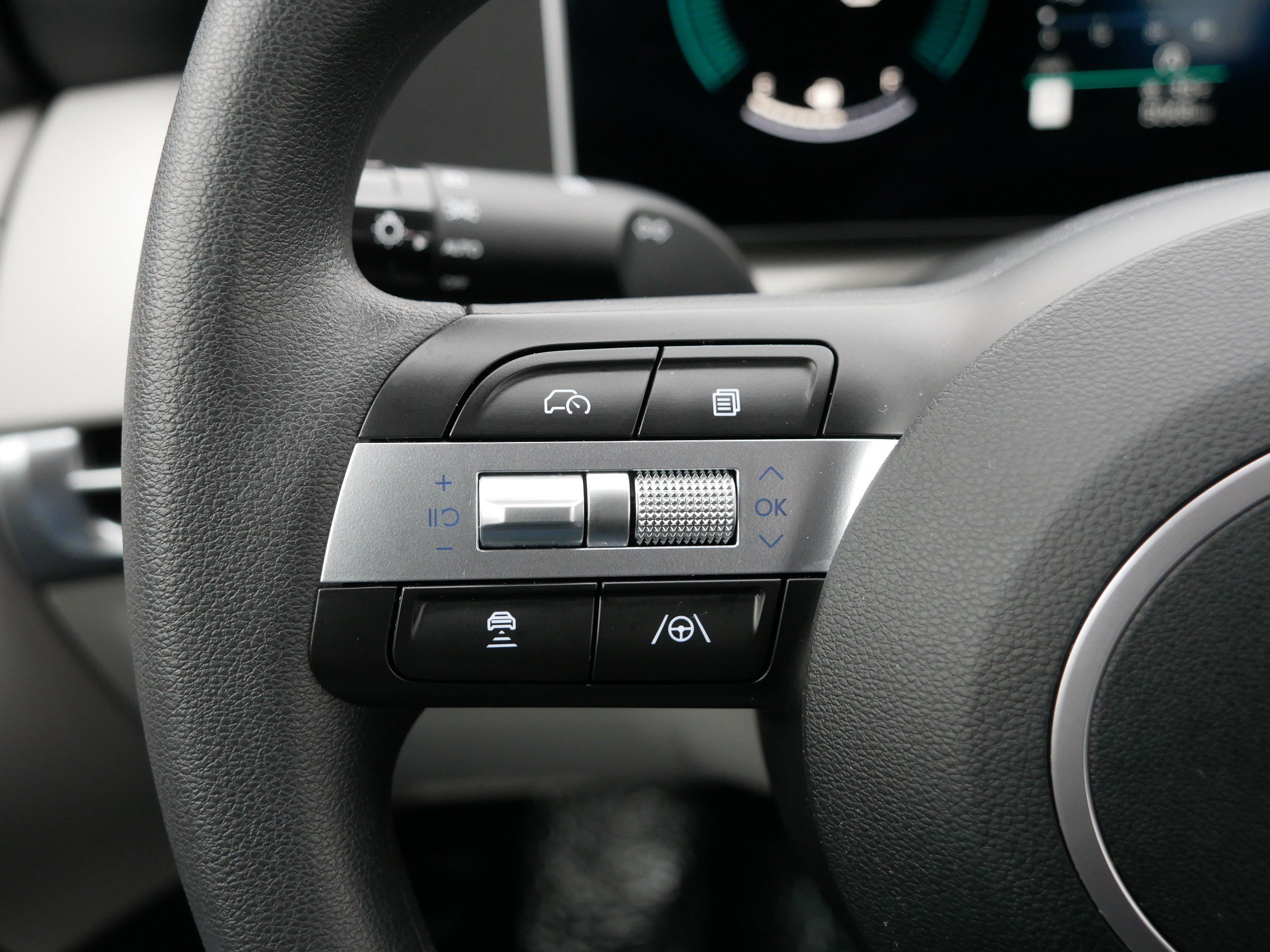 Certified 2025 Hyundai Tucson SE image 31